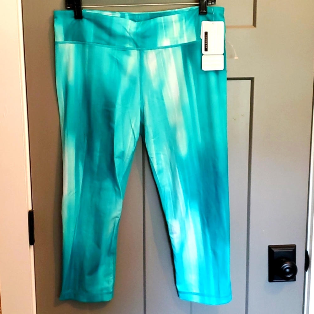 NEW Under Armour compression, Fitted legging Large